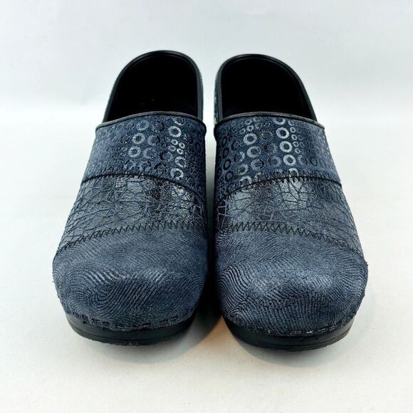 New Blue Sanita Clogs, size 6 - Picture 1 of 6